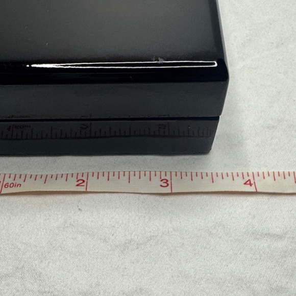 Sleek Black Rectangular Box - Picture 3 of 7